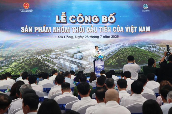 Đồng chí Y Thanh Hà Niê Kđăm, Ủy viên Ban Chấp hành Trung ương Đảng, Bí thư Tỉnh ủy, Trưởng Đoàn ĐBQH tỉnh phát biểu tại lễ công bố