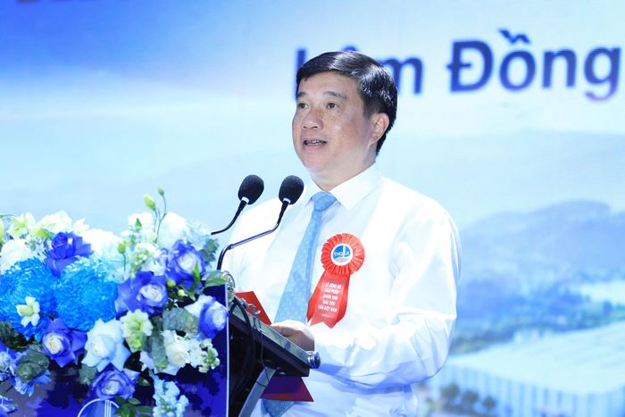 Đồng chí Y Thanh Hà Niê Kđăm, Bí thư Tỉnh ủy, Trưởng Đoàn ĐBQH tỉnh Lâm Đồng kỳ vọng Nhà máy Luyện kim Trần Hồng Quân sẽ góp phần quan trọng vào phát triển kinh tế - xã hội của địa phương
