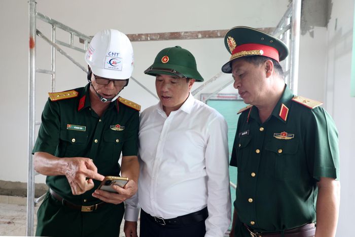 Đồng chí Y Thanh Hà Niê Kđăm đề nghị chủ đầu tư chủ động nghiên cứu, điều chỉnh thiết kế nội thất phù hợp