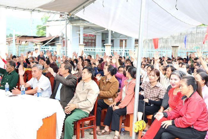 Tới trưa cùng ngày, xã Đam Rông 1 đã hoàn thành công tác bầu trưởng thôn tại 9/9 thôn, với các đồng chí trúng cử