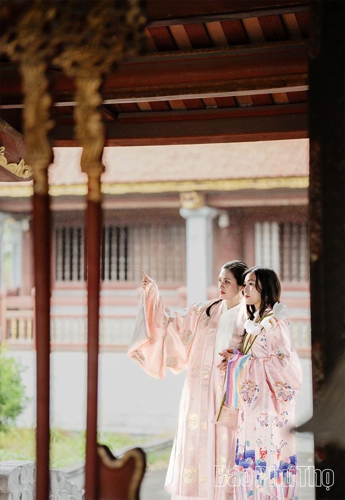 Nếu trước đây Văn Miếu chủ yếu là điểm tham quan, nghiên cứu lịch sử thì nay nơi đây đang từng bước trở thành địa điểm trải nghiệm văn hóa hấp dẫn dành cho học sinh, sinh viên và du khách.