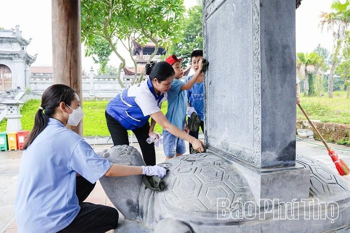 Giữa dòng chảy không ngừng của thời gian, Văn Miếu vẫn là nơi lưu giữ hồn cốt của truyền thống hiếu học, là điểm hội tụ của tri thức, đạo lý và văn hóa dân tộc.