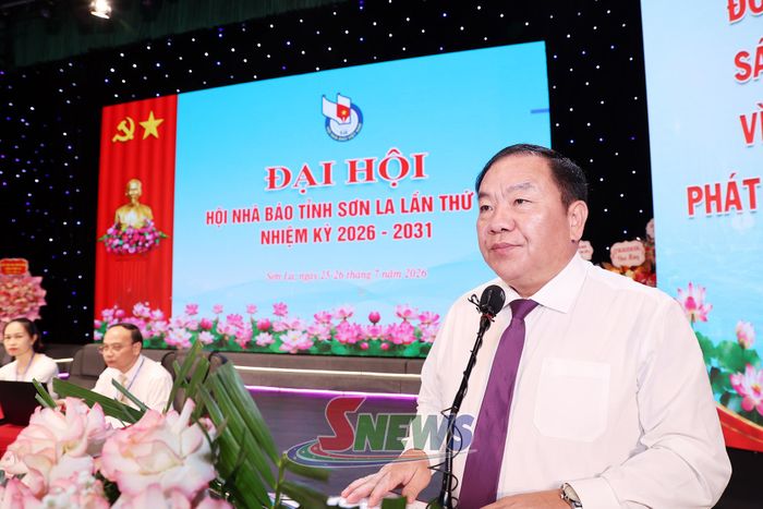 Đồng chí Chá A Của, Phó Bí thư Tỉnh ủy phát biểu chỉ đạo tại Đại hội.
