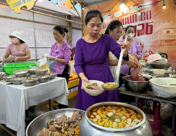 Món bún bò ngon nức tiếng chinh phục cả những người sành ăn. Ảnh: Q.T