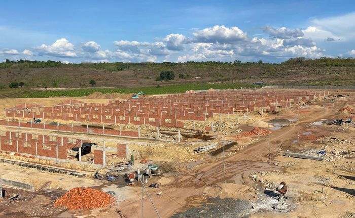 Một dự án chăn nuôi ở xã Ia Le (Gia Lai) đang trong quá trình xây dựng.