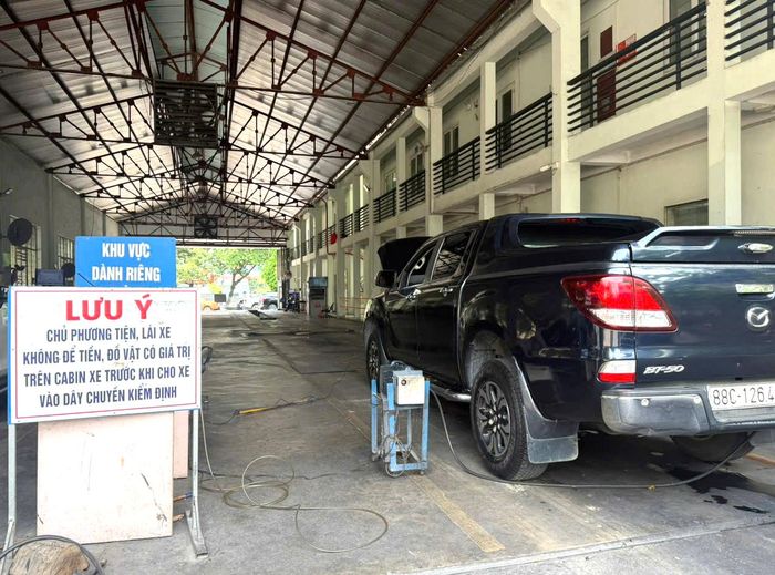 Trung tâm Đăng kiểm xe cơ giới 88-01S (phường Vĩnh Phúc, tỉnh Phú Thọ) áp dụng những thay đổi, cải tiến và ứng dụng khoa học công nghệ.