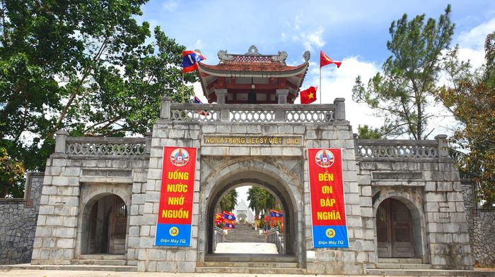 Nghĩa trang Liệt sỹ Việt - Lào (xã Anh Sơn, tỉnh Nghệ An). Ảnh: Nguyễn Diệu