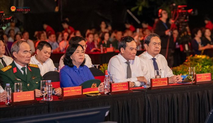 Chủ tịch Quốc hội Trần Thanh Mẫn và các đại biểu dự tại điểm cầu TP. Hồ Chí Minh