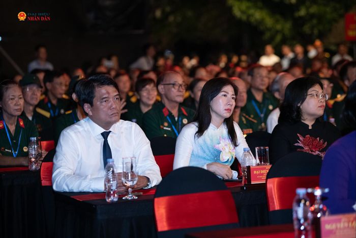Các đại biểu dự cầu truyền hình trực tiếp tại điểm cầu TP. Hồ Chí Minh