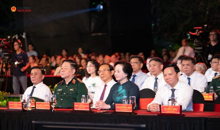 Thường trực Ban Bí thư Trần Cẩm Tú và các đại biểu tại điểm cầu TP. Hồ Chí Minh