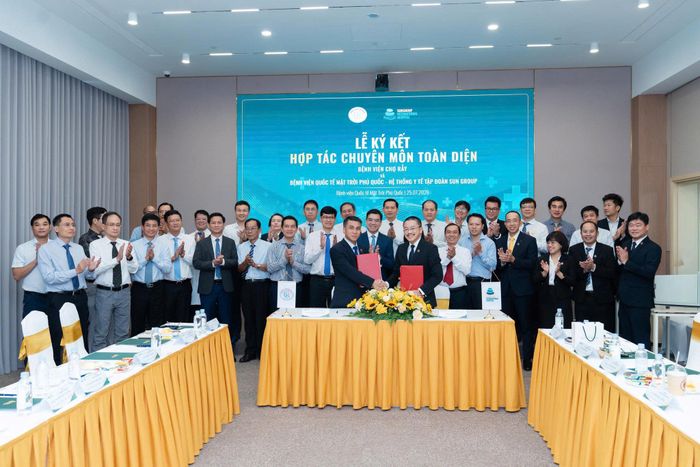 Ký kết hợp tác giữa Bệnh viện Chợ Rẫy và Bệnh viện Mặt trời Phú Quốc.