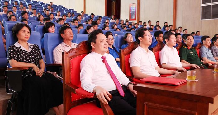 Đại biểu dự khai mạc Tuần phim kỷ niệm Ngày Thương binh - Liệt sĩ 27/7
