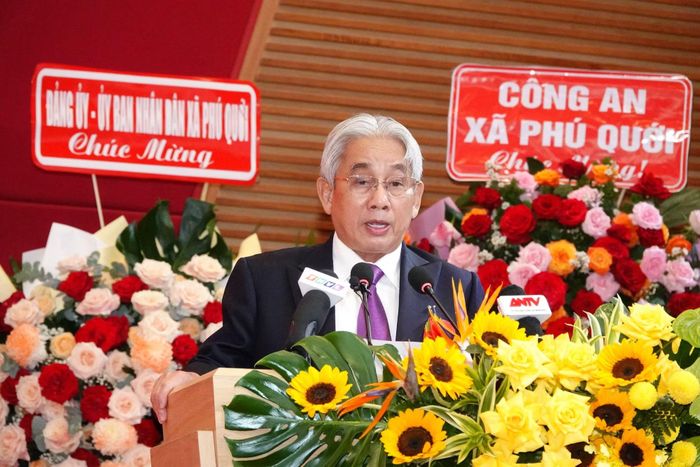 PGS.TS Lương Minh Cừ, Hiệu trưởng Trường Đại học Cửu Long phát biểu đáp từ, tiếp thu ý kiến của Thứ trưởng Bộ Công an.