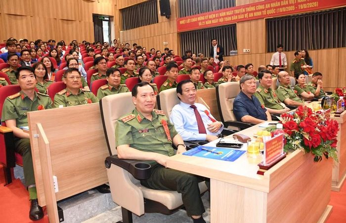 Thượng tướng Lê Văn Tuyến, Thứ trưởng Bộ Công an cùng các đồng chí lãnh đạo, đại biểu dự Ngày hội.