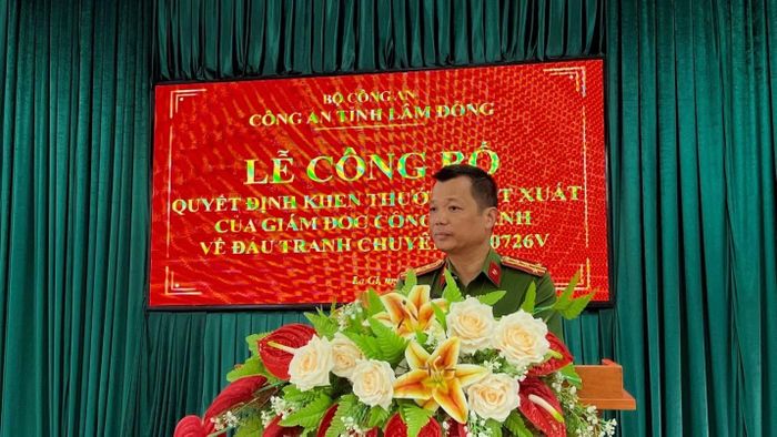 Đại tá Đậu Xuân Bảo phát biểu tại lễ khen thưởng.