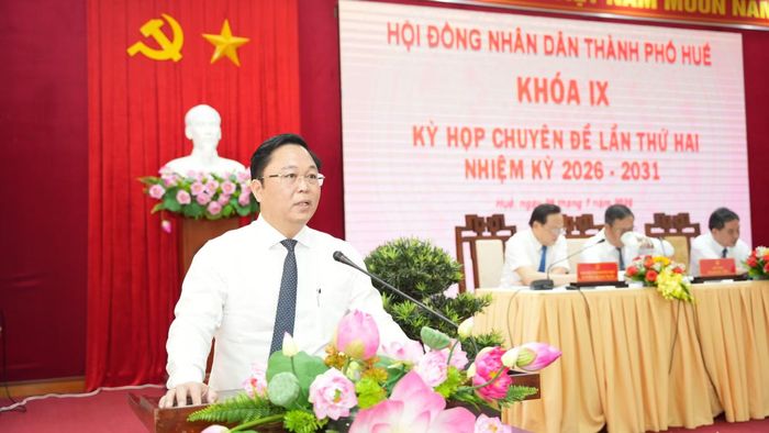 Đồng chí Lê Trí Thanh phát biểu nhận nhiệm vụ trước HĐND TP Huế.