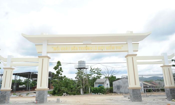 Tất cả các công trình Trường nội trú liên cấp vùng biên đang bước vào giai đoạn nước rút để sẵn sàng chào đón năm học mới.