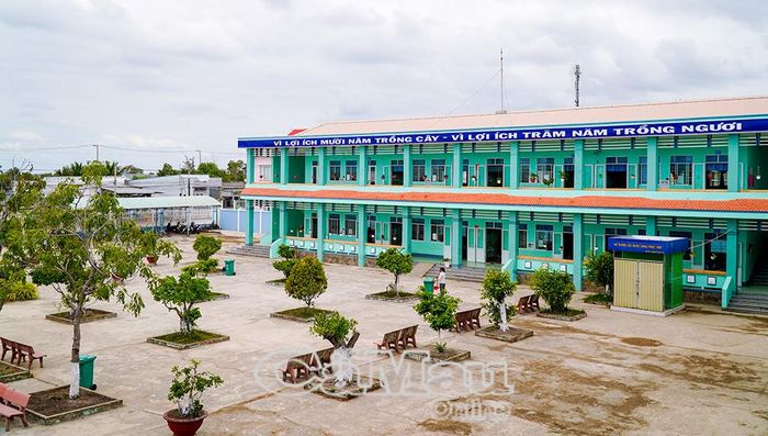 Môi trường học tập ngày càng khang trang, hiện đại, góp phần nâng cao chất lượng giáo dục và hoàn thiện các tiêu chí xây dựng nông thôn mới.