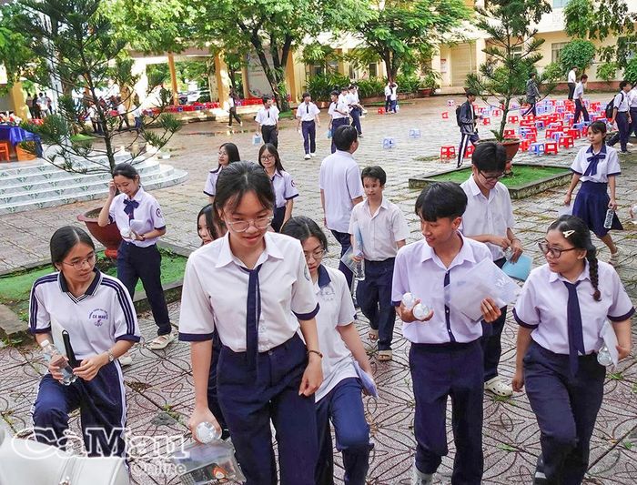 Hơn 600 thí sinh dự thi chọn đội tuyển học sinh giỏi THPT cấp tỉnh.