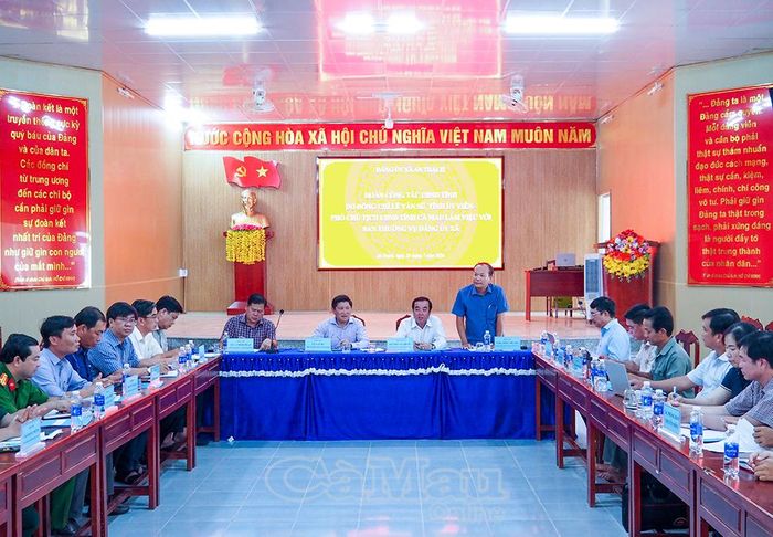 Phó Bi thư Thường trực Đảng ủy xã Tăng Hồng Trường đề xuất nhiều giải pháp tháo gỡ khó khăn, phát huy tiềm năng, lợi thế của địa phương.