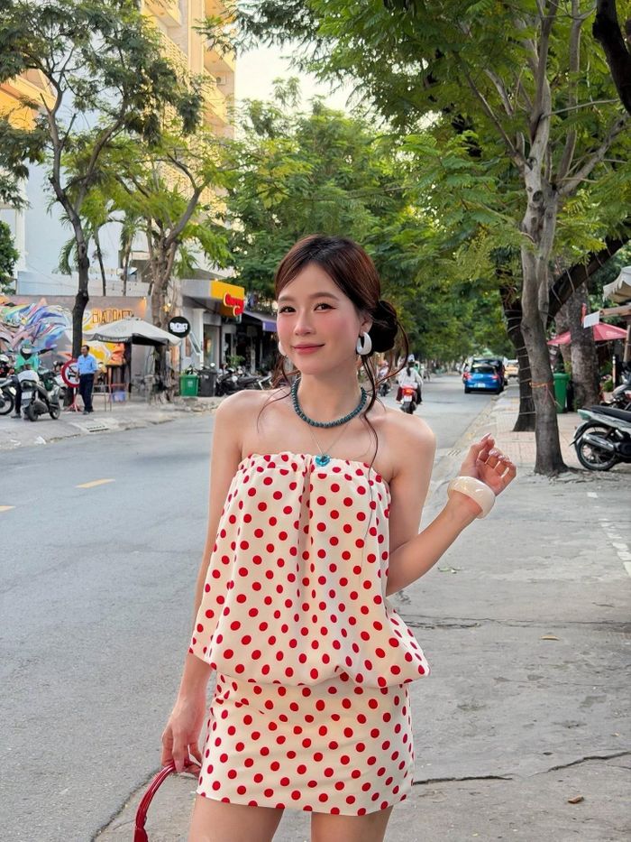 Sam khoe nhan sắc trẻ trung ở tuổi 35. ̣(Ảnh: FBNV)
