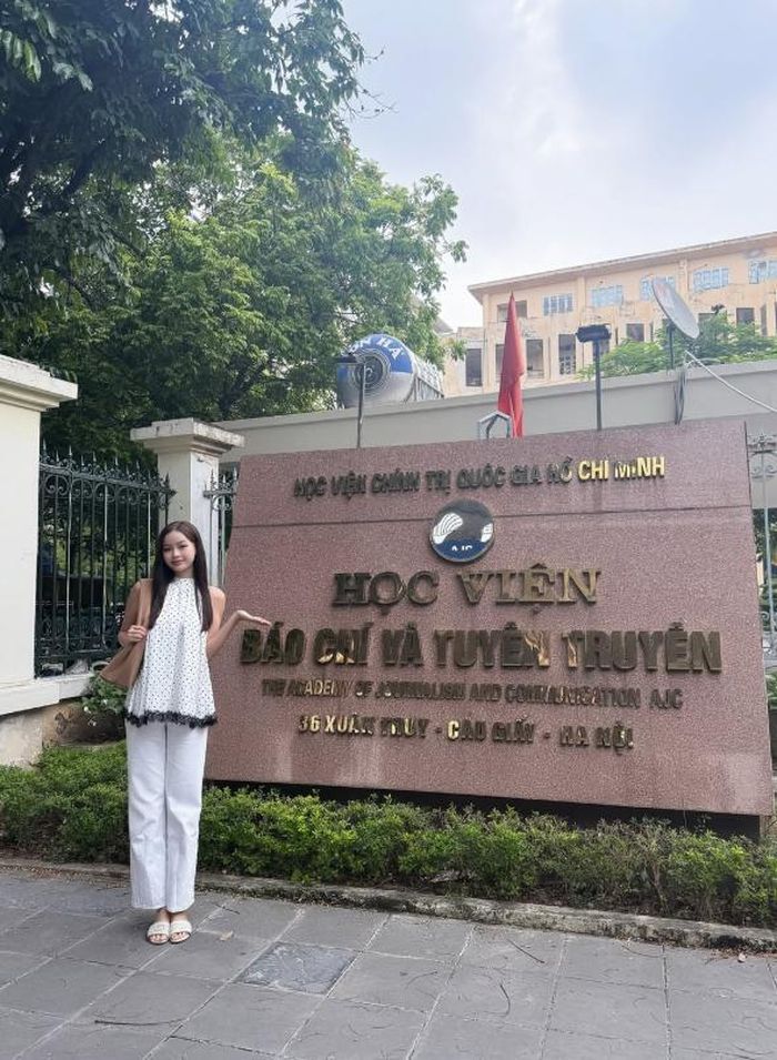 Á hậu Đào Hiền theo học chương trình thạc sĩ. (Ảnh: IGNV)