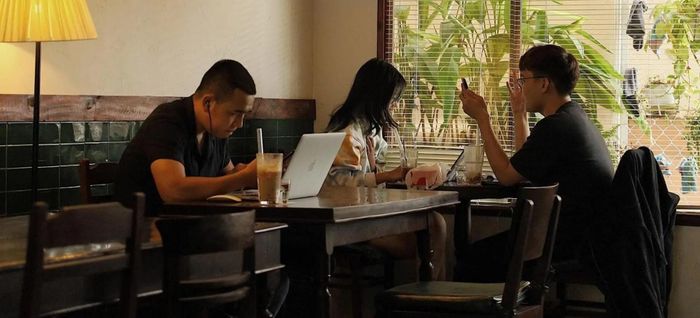Với ngành F&amp;B, không gian dành cho một người đang trở thành "mỏ vàng"