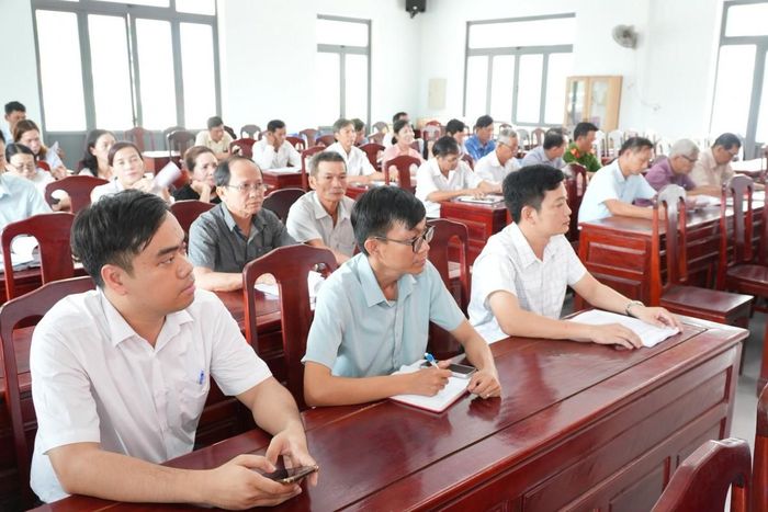 Quang cảnh cuộc họp...