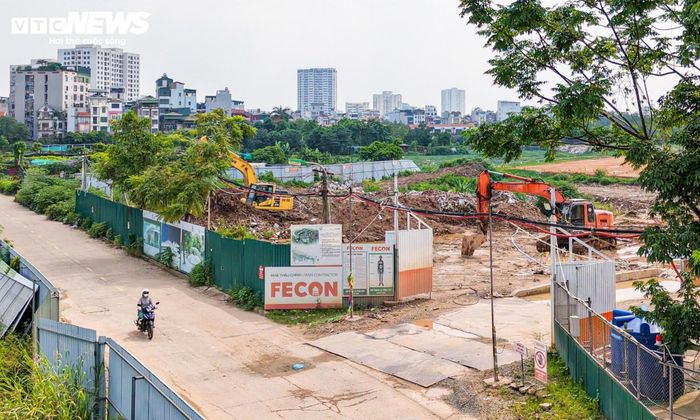 Depot có diện tích khoảng 11,3 ha, là nơi tập trung các hoạt động bảo dưỡng đoàn tàu, quản lý kỹ thuật và điều hành khai thác toàn tuyến. Đây được xem là hạng mục có vai trò quan trọng trong việc bảo đảm hoạt động ổn định của tuyến metro sau khi đưa vào vận hành.