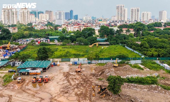 Đây là một trong những dự án đường sắt đô thị có yêu cầu kỹ thuật cao do phần lớn chiều dài tuyến được xây dựng ngầm dưới khu vực nội đô, bao gồm cả khu vực phố cổ và vùng lân cận hồ Hoàn Kiếm. Quá trình triển khai vì vậy đòi hỏi giải pháp kỹ thuật phù hợp nhằm bảo đảm an toàn cho các công trình hiện hữu và hạ tầng đô thị.