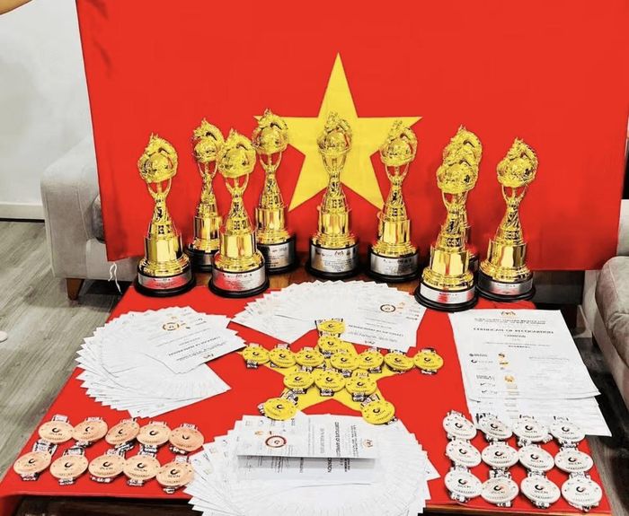 Đội tuyển Hội Đầu bếp Hà Nội đã giành tổng cộng 14 Huy chương vàng, 12 Huy chương bạc, 11 Huy chương đồng và 9 cúp vàng. Ảnh: BTC