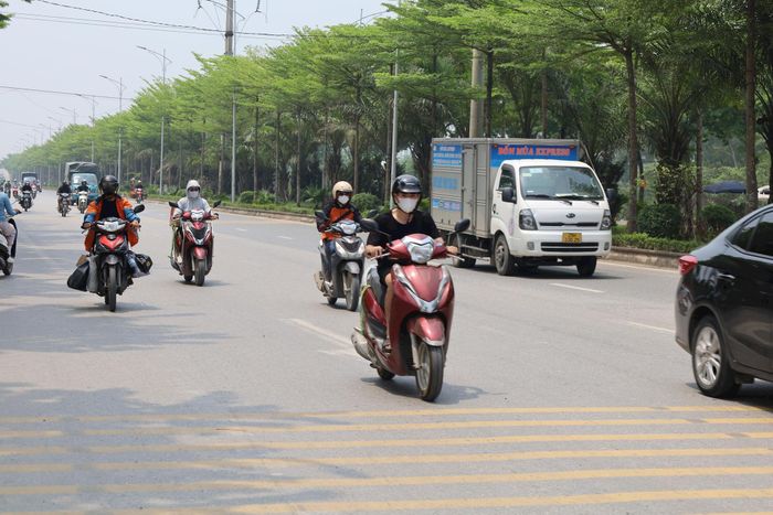 Hà Nội nắng oi, có nơi nóng về trưa và chiều. Ảnh: Bảo Châu