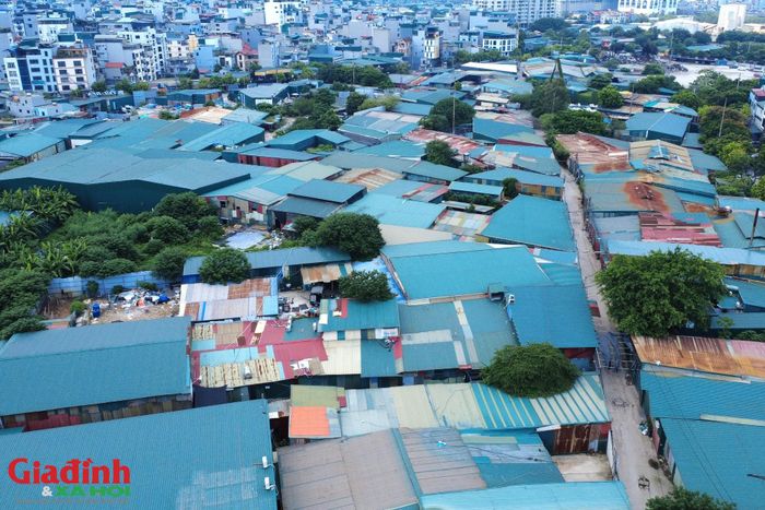Thiết nghĩ, các cơ quan chức năng thành phố Hà Nội và chính quyền phường Thanh Liệt cần sớm có biện pháp kiểm tra gắt gao, xử lý triệt để tình trạng lấn chiếm đất nông nghiệp, xây dựng trái phép để ngăn ngừa những thảm họa tương tự có thể tái diễn.