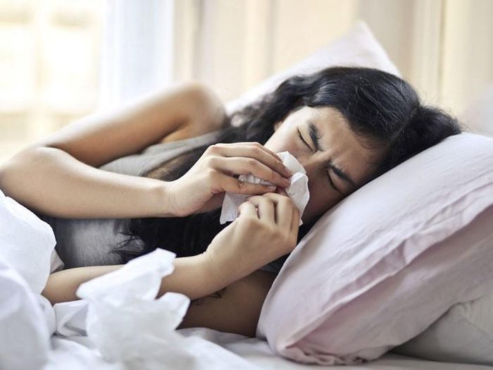 Cúm mùa là bệnh truyền nhiễm cấp tính do virus cúm, chủ yếu là virus cúm A và cúm B gây ra. Ảnh AI