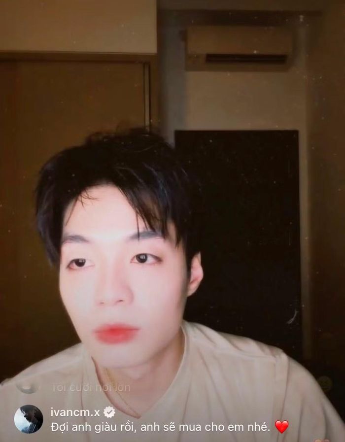  IVAN tương tác trong livestream gần đây của NEGAV. 