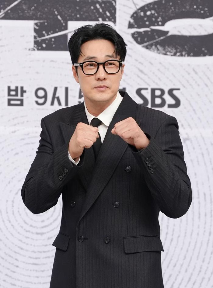So Ji Sub trong buổi ra mắt phim Đặc Vụ Kim Tái Khởi Động.