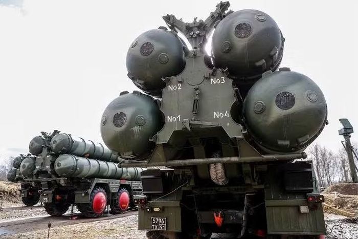 Với thực tế diễn ra, Thổ Nhĩ Kỳ rõ ràng vẫn chưa bàn giao tổ hợp phòng không S-400 cho Các Tiểu vương quốc Arab thống nhất để bảo vệ các căn cứ Mỹ khỏi tên lửa Iran như thông tin từng xuất hiện trước đó.