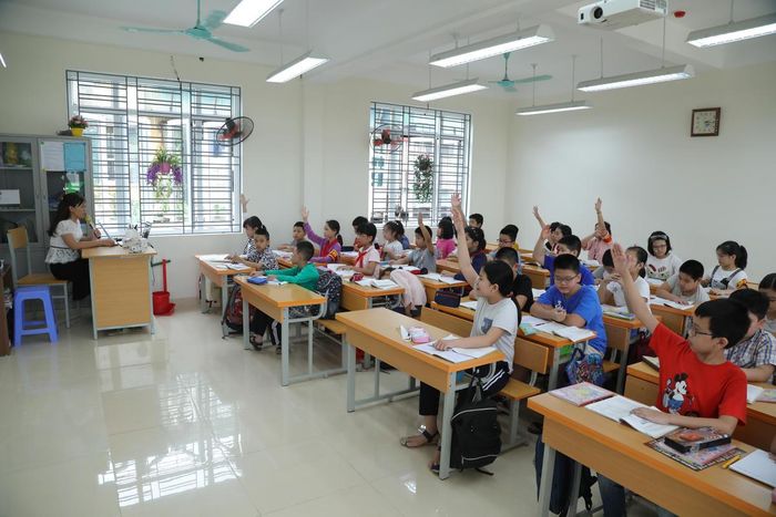 Một giờ học của cô và trò Trường Tiểu học Phương Mai (Hà Nội). Ảnh: Quang Vinh