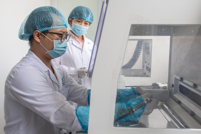 Mẫu ADN thân nhân, liệt sĩ sẽ được đưa về các trung tâm giám định do Ban Chỉ đạo về tìm kiếm, quy tập và xác định danh tính hài cốt liệt sĩ phân phối. Ảnh: Việt Linh.
