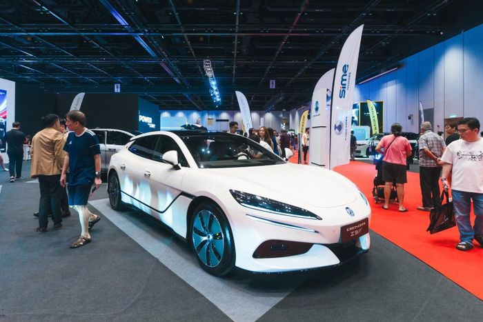Những rào cản lớn của BYD tại thị trường này bao gồm uy tín thương hiệu chưa đủ mạnh, định kiến về hàng hóa giá rẻ từ Trung Quốc, cùng các yếu tố địa chính trị, xu hướng nội địa hóa sản xuất, thuế quan và các quy định pháp lý.