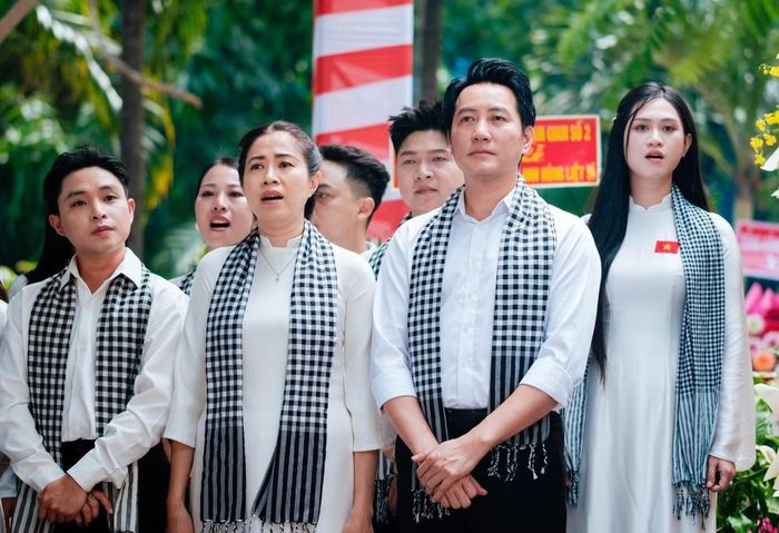  Ca sĩ Quỳnh Hoa, Nguyễn Phi Hùng, Tánh Linh, Jee Trần cùng đồng nghiệp gửi lời ca tiếng hát tri ân. 