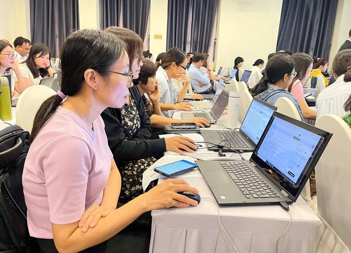 Khóa học không chỉ giới thiệu các công cụ AI mà còn tập trung hướng dẫn phương pháp ứng dụng AI để giải quyết những công việc trong thực tiễn