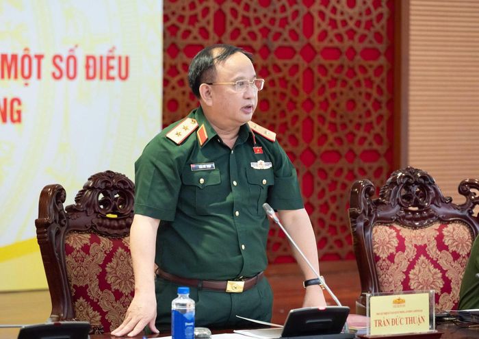 Trung tướng Trần Đức Thuận, Phó Chủ nhiệm Ủy ban Quốc phòng, An ninh và Đối ngoại phát biểu kết luận phiên họp