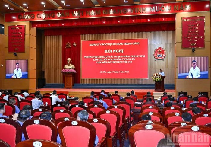 Thường trực Ban Bí thư Trần Cẩm Tú, Bí thư Đảng ủy các cơ quan Đảng Trung ương phát biểu kết luận hội nghị. (Ảnh: DUY LINH)