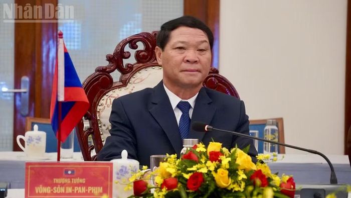 Thượng tướng Vongsone Inpanphim, Bí thư Trung ương Đảng, Thứ trưởng Quốc phòng, Chủ nhiệm Tổng cục Chính trị Quân đội nhân dân Lào, Trưởng Ban Công tác đặc biệt Chính phủ Lào.