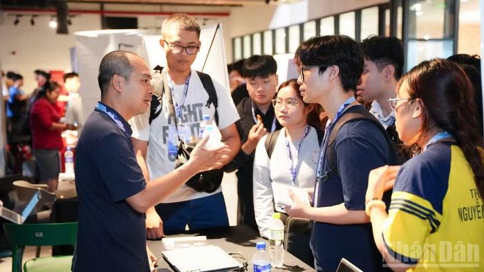 Việc mở rộng và đa dạng hóa nguồn nhân lực STEM cũng cần được xem là một phần của lời giải.
