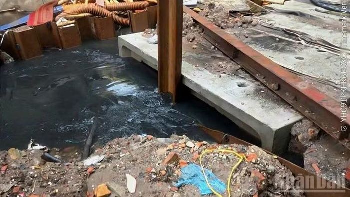  Các đơn vị thoát nước đã triển khai lực lượng, phương tiện ứng trực tại các vị trí trọng yếu. 