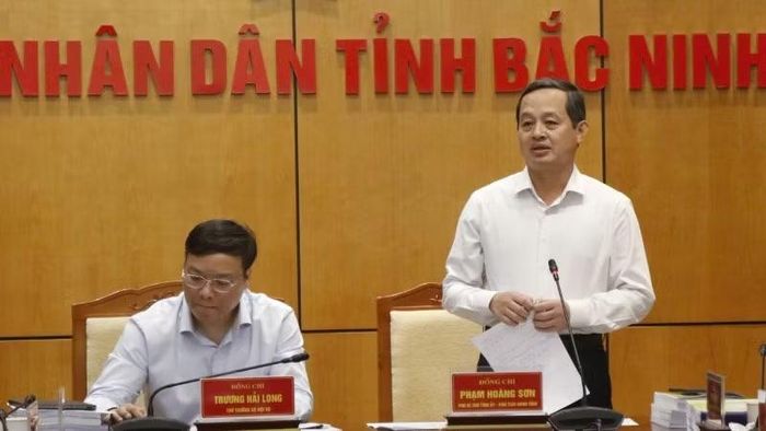 Đồng chí Phạm Hoàng Sơn, Chủ tịch Ủy ban nhân dân tỉnh Bắc Ninh tiếp thu ý kiến Đoàn công tác.