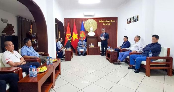 Quang cảnh buổi gặp mặt.(Ảnh: Đại sứ quán Việt Nam tại Angola cung cấp)