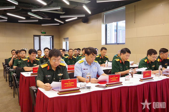  Các đại biểu tham dự khai mạc tập huấn.
